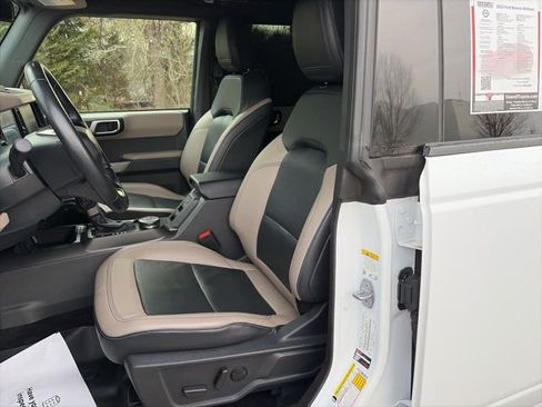 Used 2023 Ford Bronco Wildtrak image 14