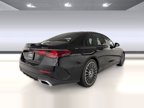 New 2026 Mercedes-Benz E 450 4MATIC Sedan image 9