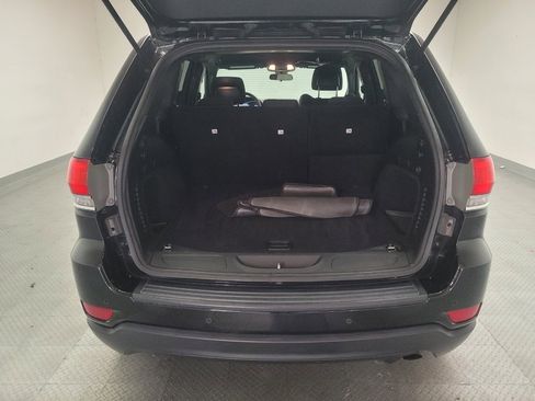 Used 2018 Jeep Grand Cherokee Laredo RWD image 29