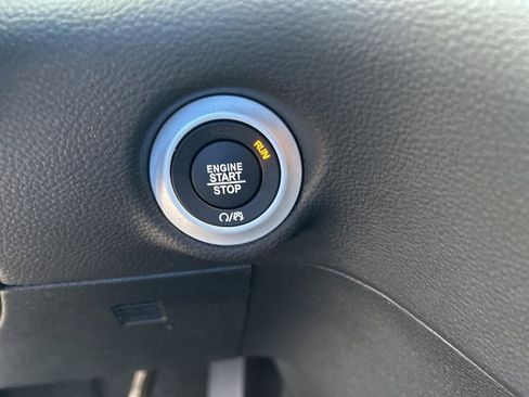 New 2026 Chrysler Pacifica Select image 44