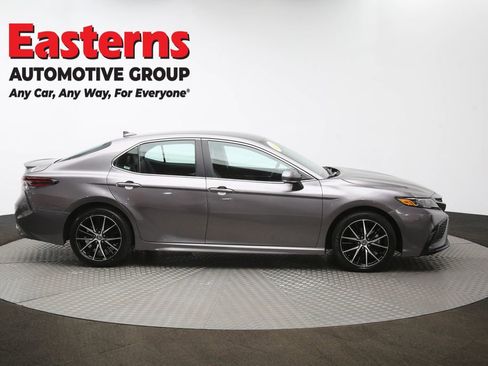 Used 2024 Toyota Camry SE image 44