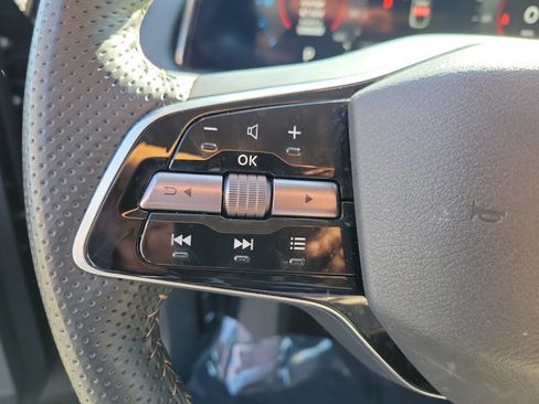 Used 2023 Nissan Ariya AWD image 23