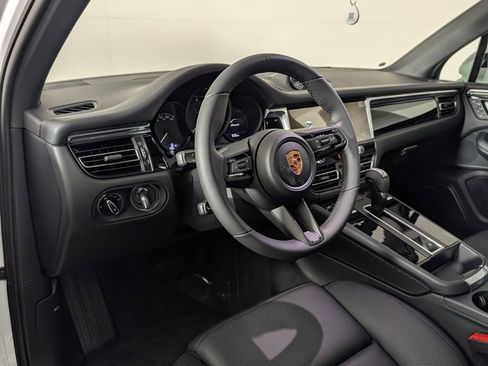 New 2026 Porsche Macan AWD/4WD image 4