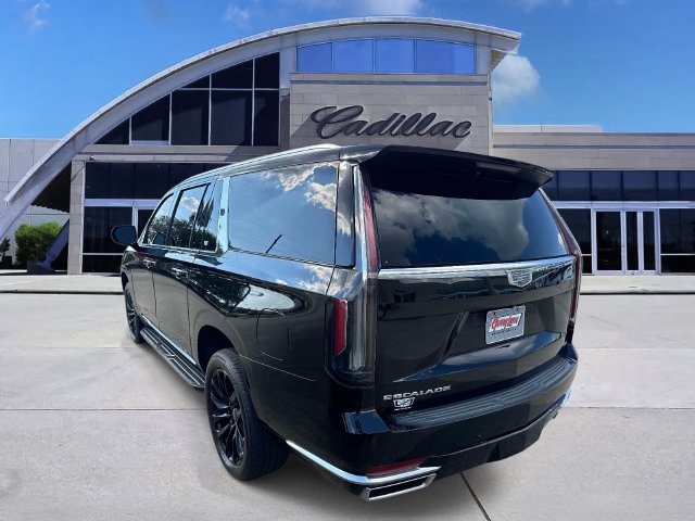 Used 2022 Cadillac Escalade ESV Luxury w/ LPO, Illumination Package AWD/4WD image 6