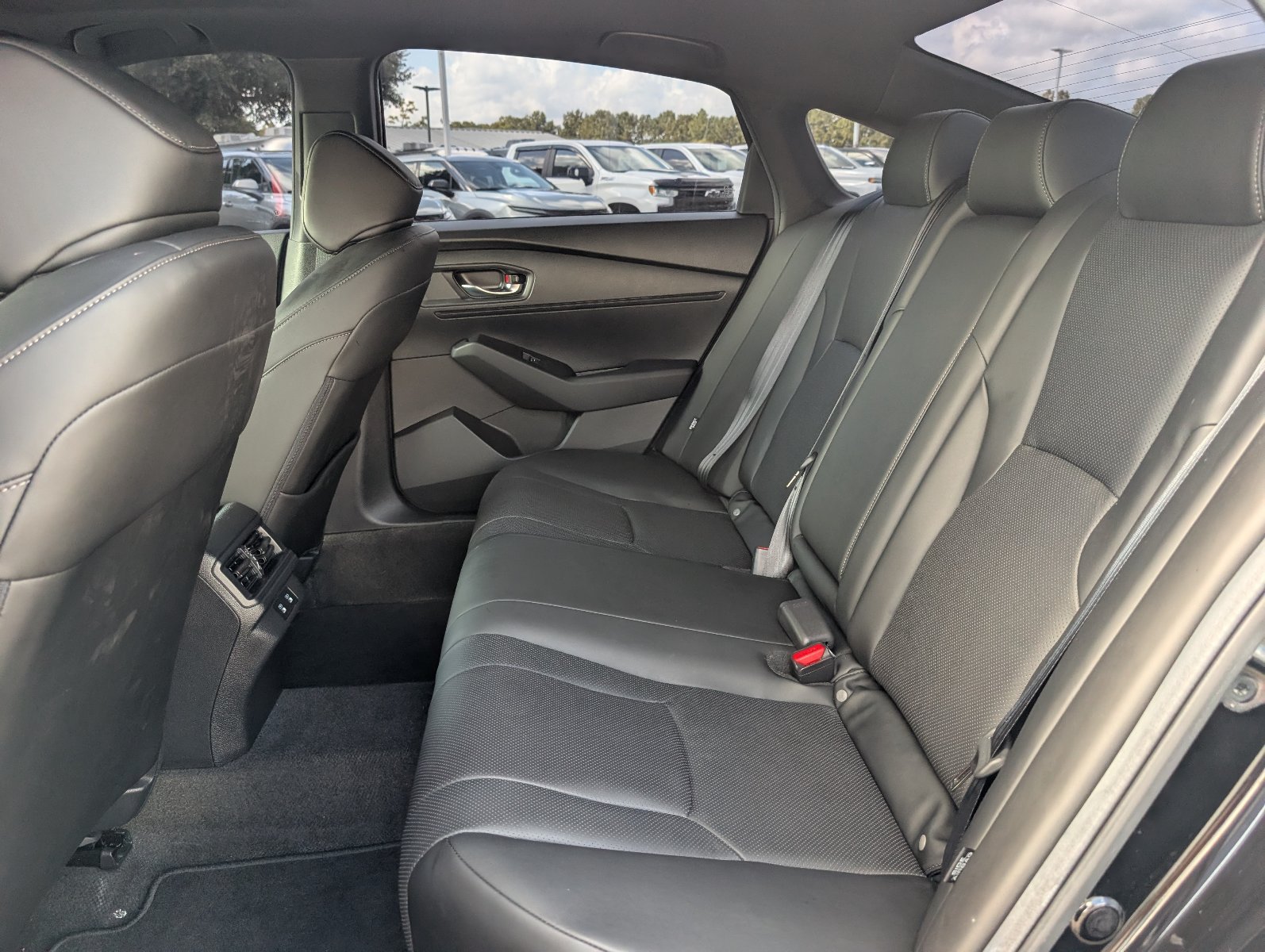 Used 2025 Honda Accord Sport image 32
