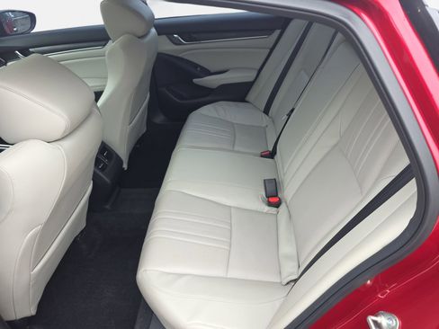 Used 2018 Honda Accord Touring image 13