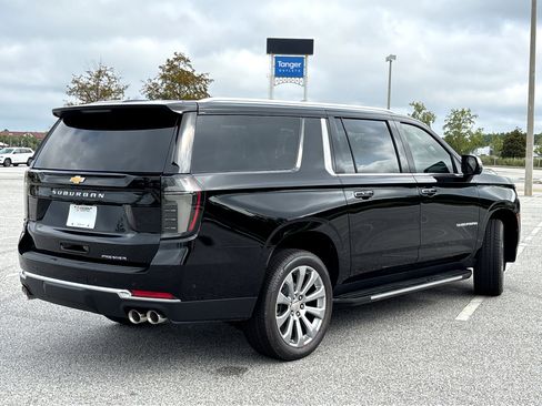 New 2025 Chevrolet Suburban Premier image 22