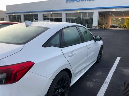 Used 2023 Honda Civic Sport image 5