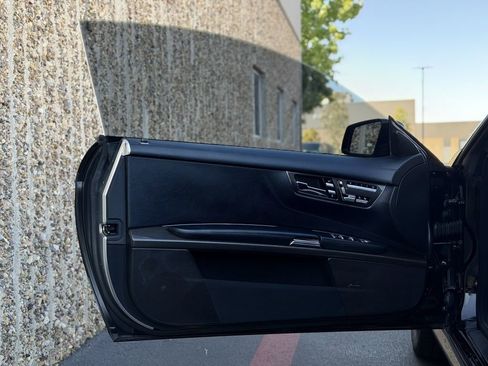 Used 2012 Mercedes-Benz CL 63 AMG image 20