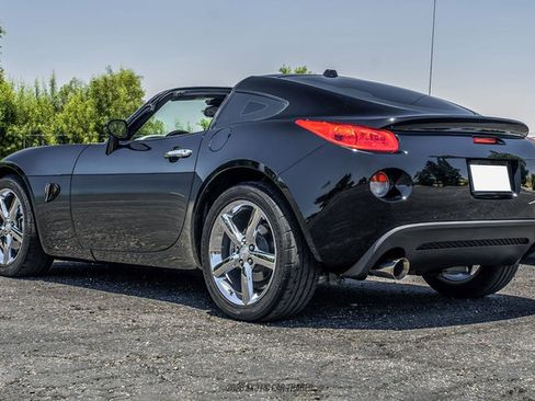 Used 2009 Pontiac Solstice GXP w/ Premium Package RWD image 6