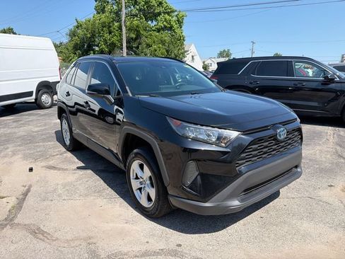 Used 2020 Toyota RAV4 LE AWD/4WD image 11