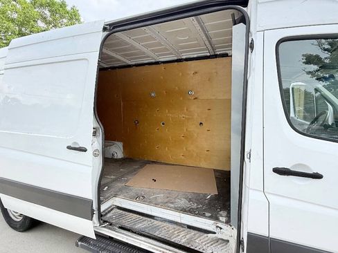 Used 2015 Mercedes-Benz Sprinter 2500 image 30
