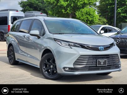 Used 2025 Toyota Sienna XLE Woodland Edition