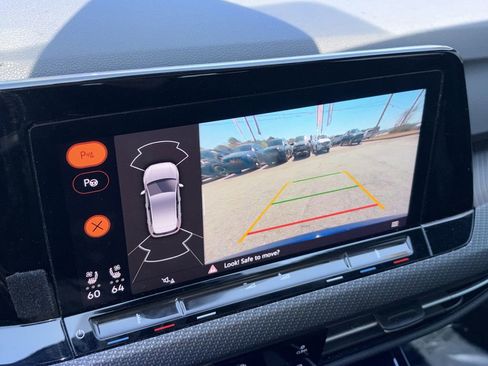 Used 2024 Volkswagen Golf R image 18