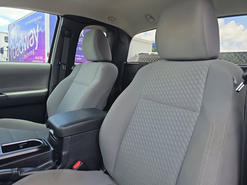 Used 2021 Toyota Tacoma SR AWD/4WD image 23