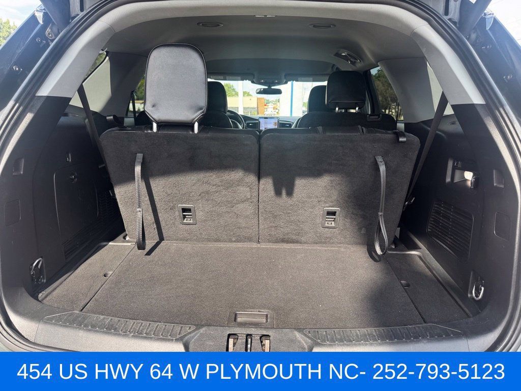 Used 2023 Ford Explorer XLT w/ Equipment Group 202A AWD/4WD image 13