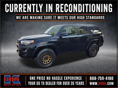 Used 2021 Toyota 4Runner SR5 Premium w/ Moonroof Package AWD/4WD image 3