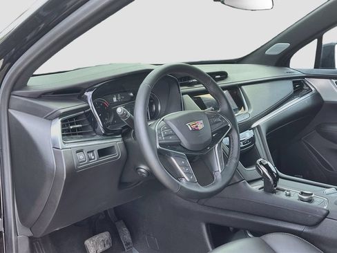 Used 2025 Cadillac XT5 Premium Luxury w/ LPO, Floor Liner Package AWD/4WD image 9