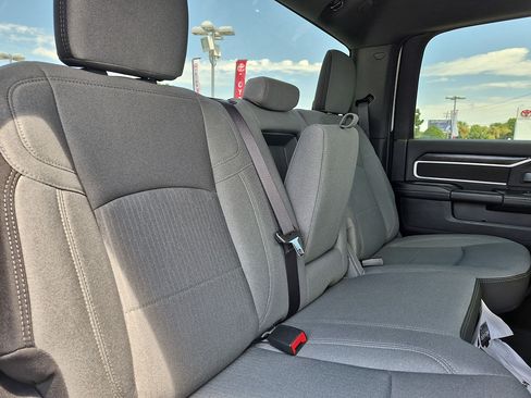 Used 2024 RAM 2500 Big Horn AWD/4WD image 31