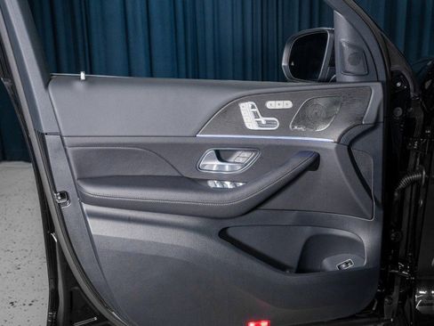 New 2025 Mercedes-Benz GLS 580 4MATIC image 13
