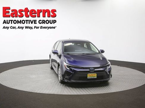 Used 2023 Toyota Corolla LE w/ Carpet Mat Package (TMS) FWD image 46