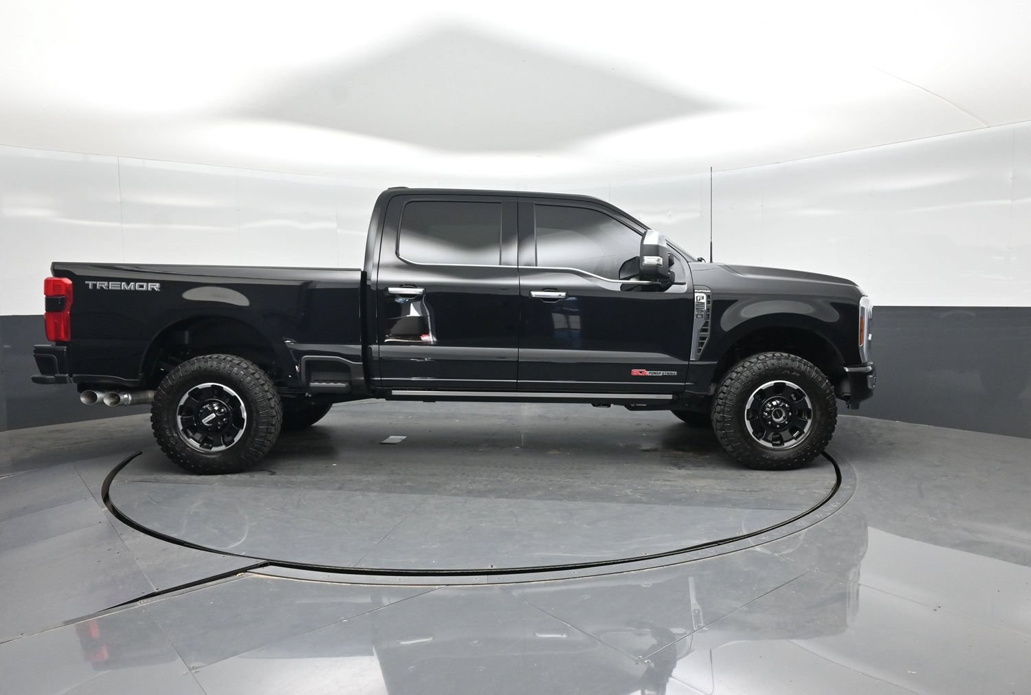 Used 2026 Ford F250 Platinum w/ Platinum Plus Package AWD/4WD image 18