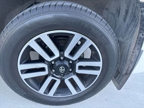 Used 2021 Toyota 4Runner Limited image 5