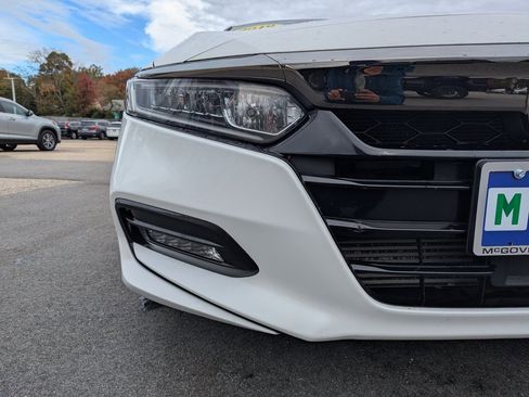 Used 2019 Honda Accord Sport image 9