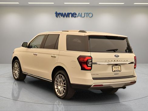 Used 2024 Ford Expedition Limited AWD/4WD image 3