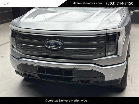Used 2022 Ford F150 Lightning Lariat w/ Tow Technology Package image 14