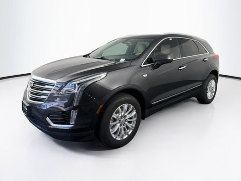 Used 2018 Cadillac XT5 FWD image 3