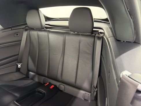 Used 2018 BMW 230i xDrive Convertible image 17