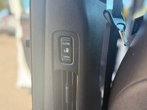 Used 2018 Honda Odyssey Touring image 23