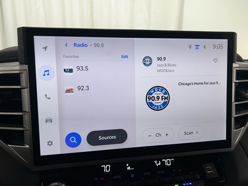 Used 2024 Toyota Tundra Platinum image 19