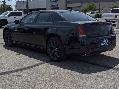 Used 2021 Chrysler 300 Touring w/ Sport Appearance Package RWD image 4