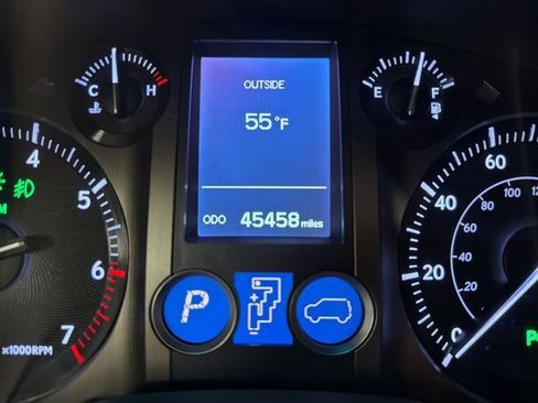 Used 2019 Lexus GX 460 Premium w/ Premium Package image 20