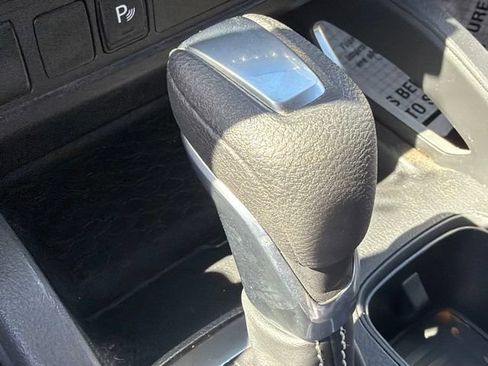 Used 2025 Nissan Frontier SV AWD/4WD image 29
