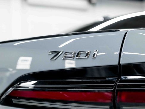 Used 2024 BMW 760i xDrive w/ Executive Package image 26