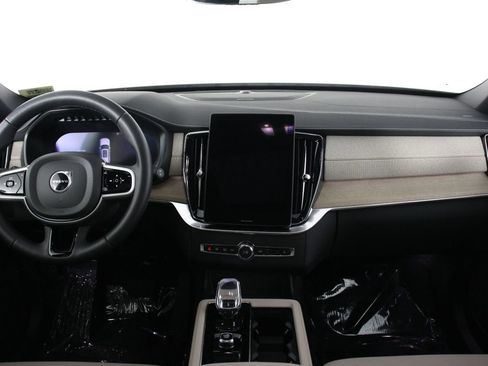 Certified 2026 Volvo XC90 B6 Plus w/ Protection Package Premier AWD/4WD image 7