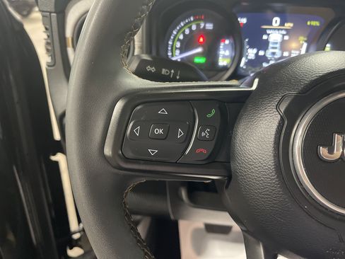 Used 2024 Jeep Wrangler Sport S image 16