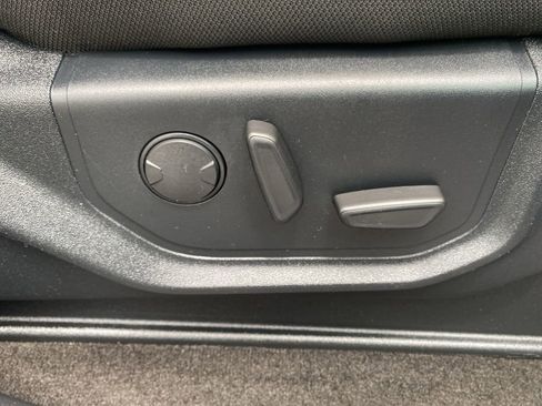 Used 2019 Ford F150 XLT w/ Equipment Group 302A Luxury AWD/4WD image 15