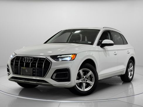 Certified 2023 Audi Q5 2.0T Premium w/ Convenience Package image 2