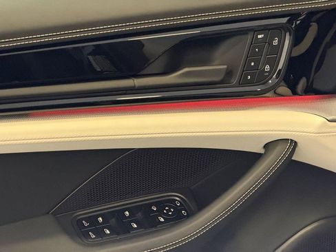 Certified 2025 Porsche Panamera 4 image 14