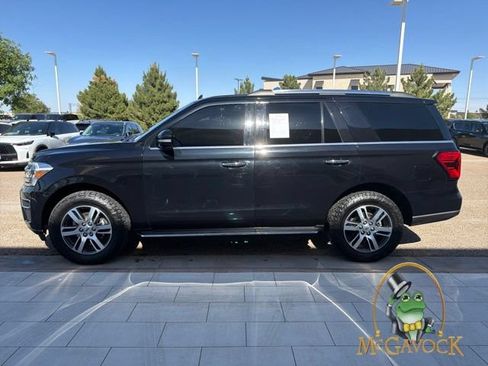 Used 2022 Ford Expedition Limited AWD/4WD image 3