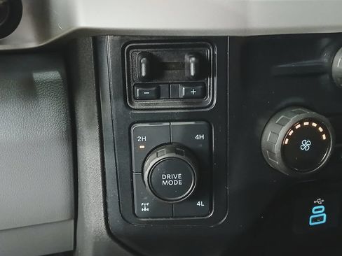 Used 2024 Ford F250 XL w/ STX Appearance Package AWD/4WD image 17