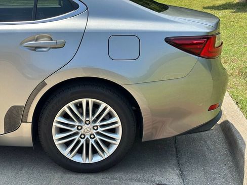 Used 2016 Lexus ES 350 w/ Premium Package w/Wood Trim FWD image 40