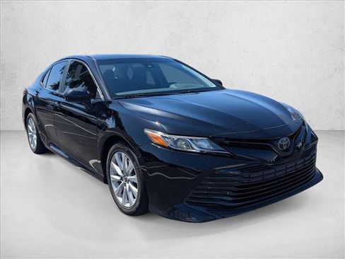 Used 2020 Toyota Camry LE w/ Carpet Mat Package FWD image 3