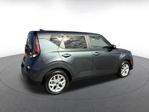 Used 2025 Kia Soul LX w/ LX Technology Package FWD image 12