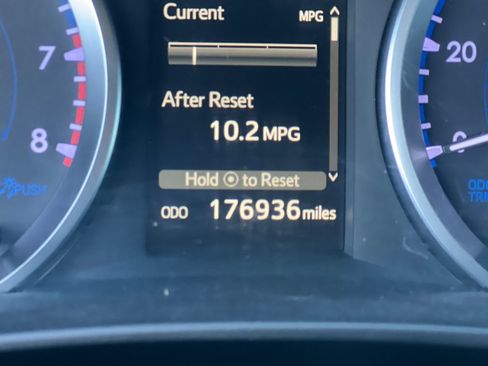 Used 2019 Toyota Highlander LE AWD/4WD image 23