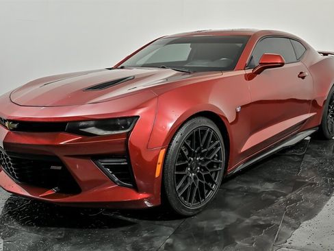 Used 2018 Chevrolet Camaro SS RWD image 5